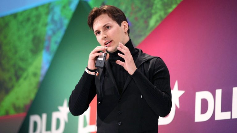 Zur ARTE-Sendung
Telegram - Das dunkle Imperium von Pawel Durow
Der in Russland geborene Tech-Milliardär Pawel Durow
© Nadine Rupp/AFP
Foto: RBB
Honorarfreie Verwendung nur im Zusammenhang mit genannter Sendung und bei folgender Nennung "Bild: Sendeanstalt/Copyright". Andere Verwendungen nur nach vorheriger Absprache: ARTE-Bildredaktion, Silke Wölk Tel.: +33 3 90 14 22 25, E-Mail: bildredaktion@arte.tv